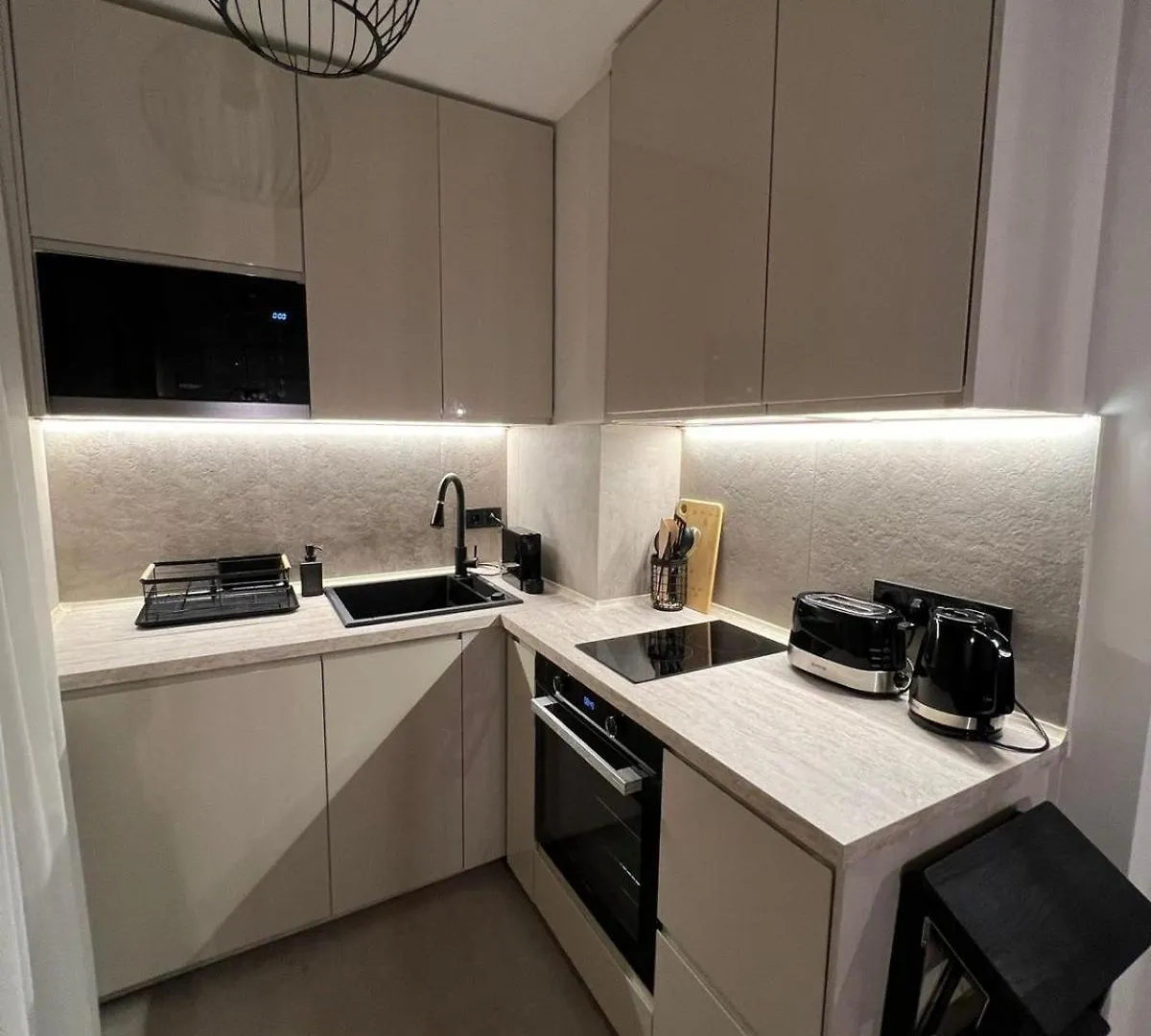 Elements Stylish Central 1Bdr W High Speed Wifi And Work Space Sofia Apartment